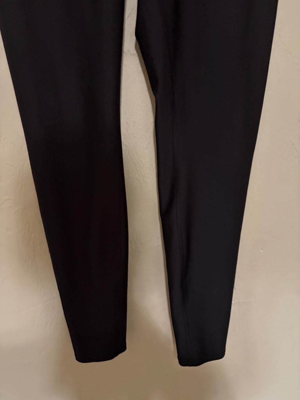Alo Black High-Waist Leggings. Excellent Condition! - Picture 3 of 9